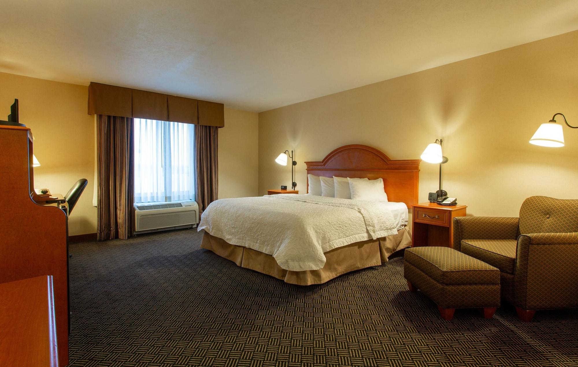 Hampton Inn Waterloo Exterior photo