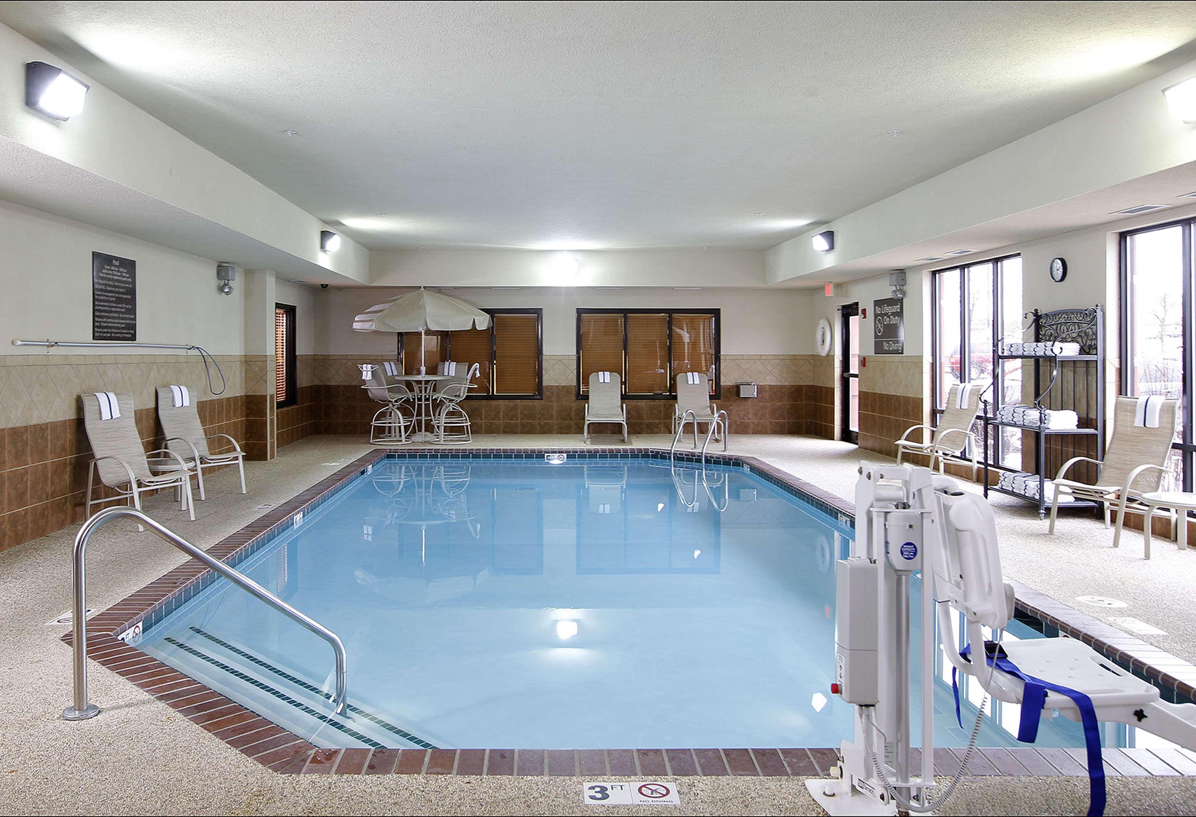 Hampton Inn Waterloo Exterior photo