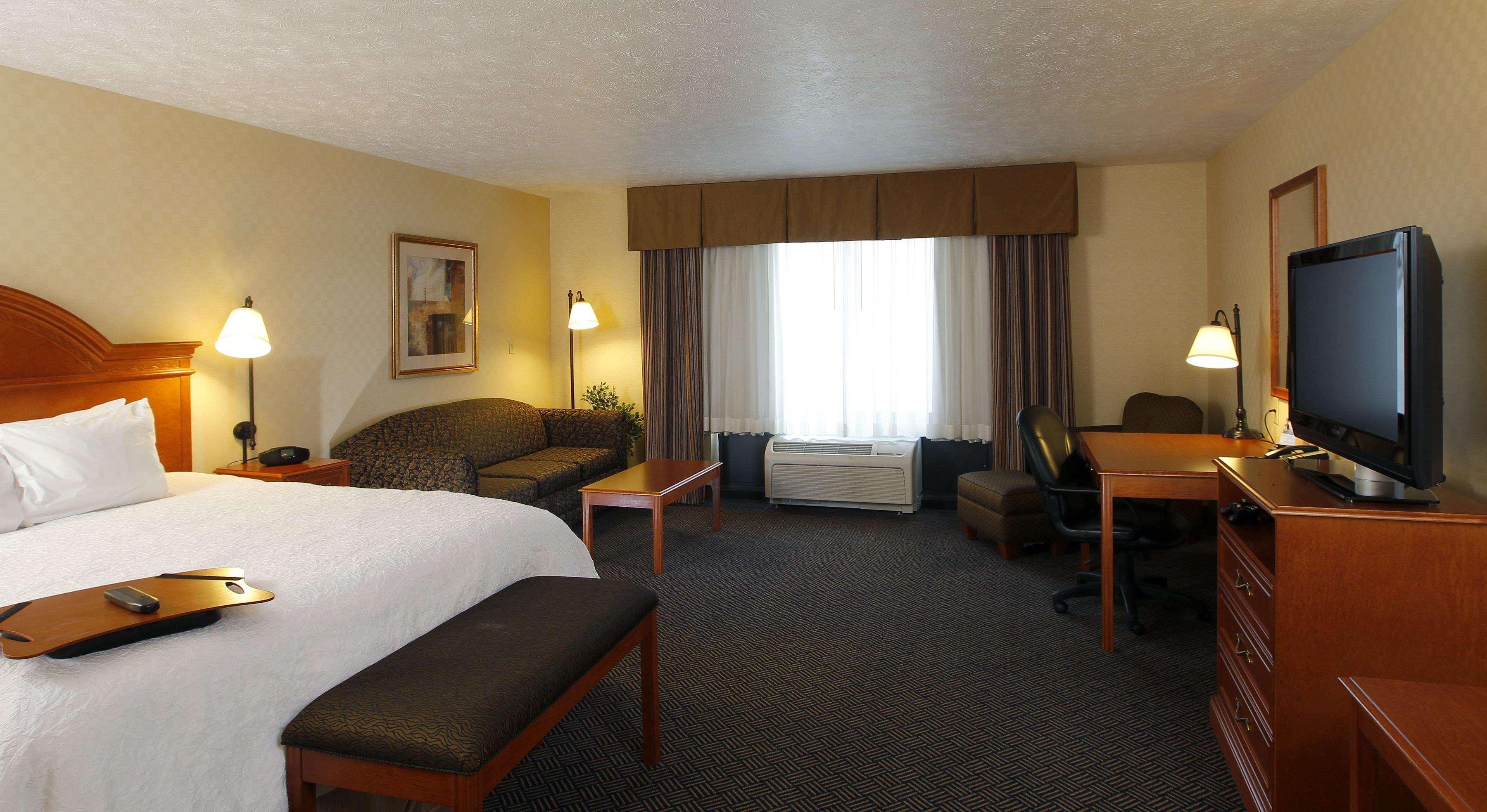 Hampton Inn Waterloo Exterior photo