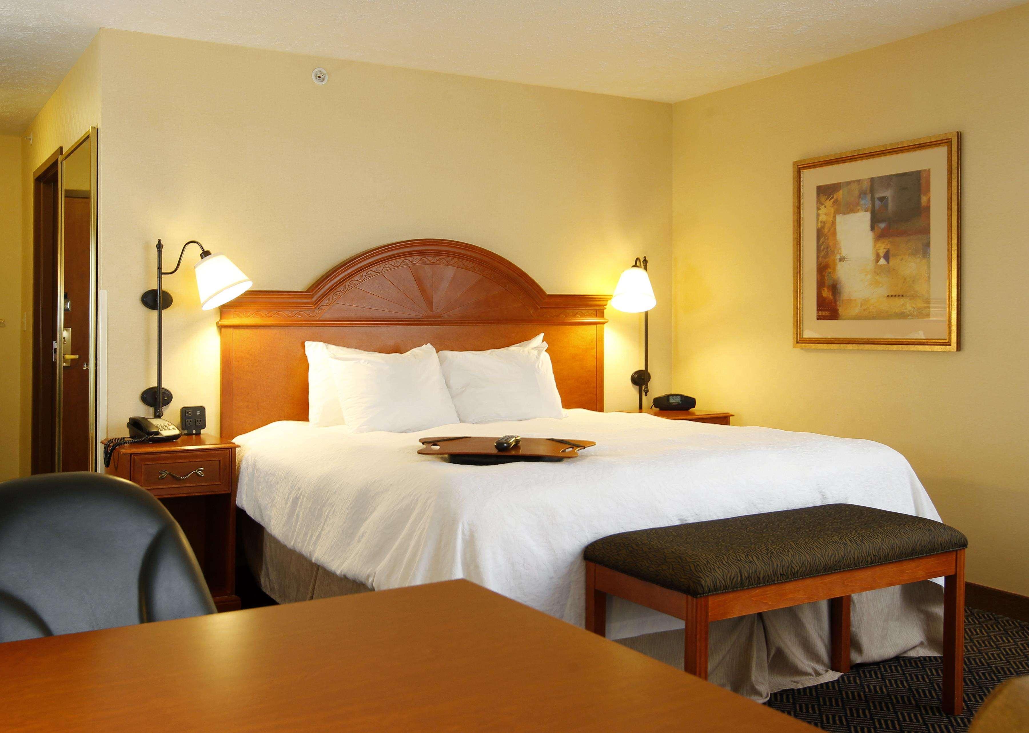 Hampton Inn Waterloo Exterior photo
