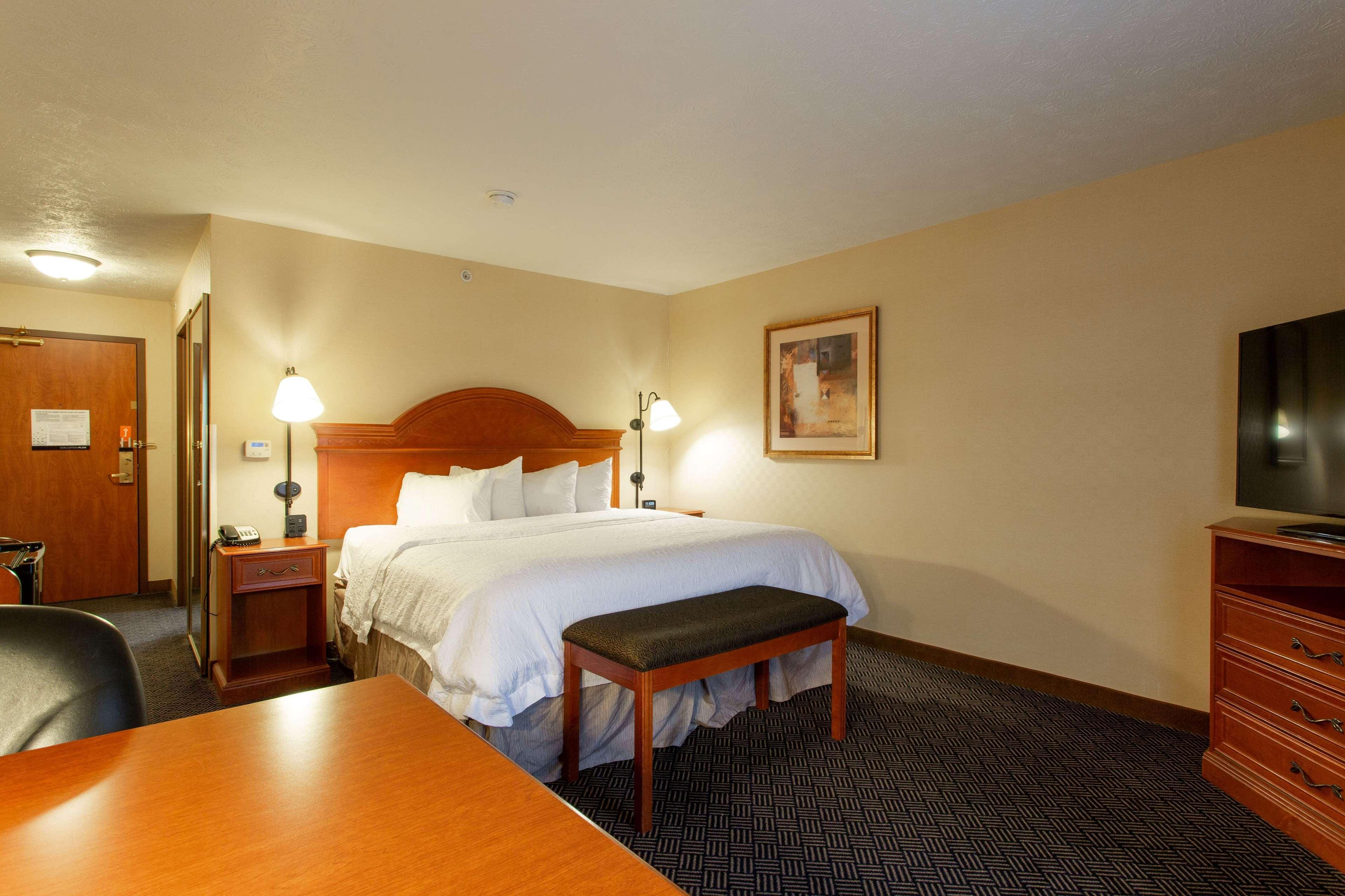 Hampton Inn Waterloo Exterior photo