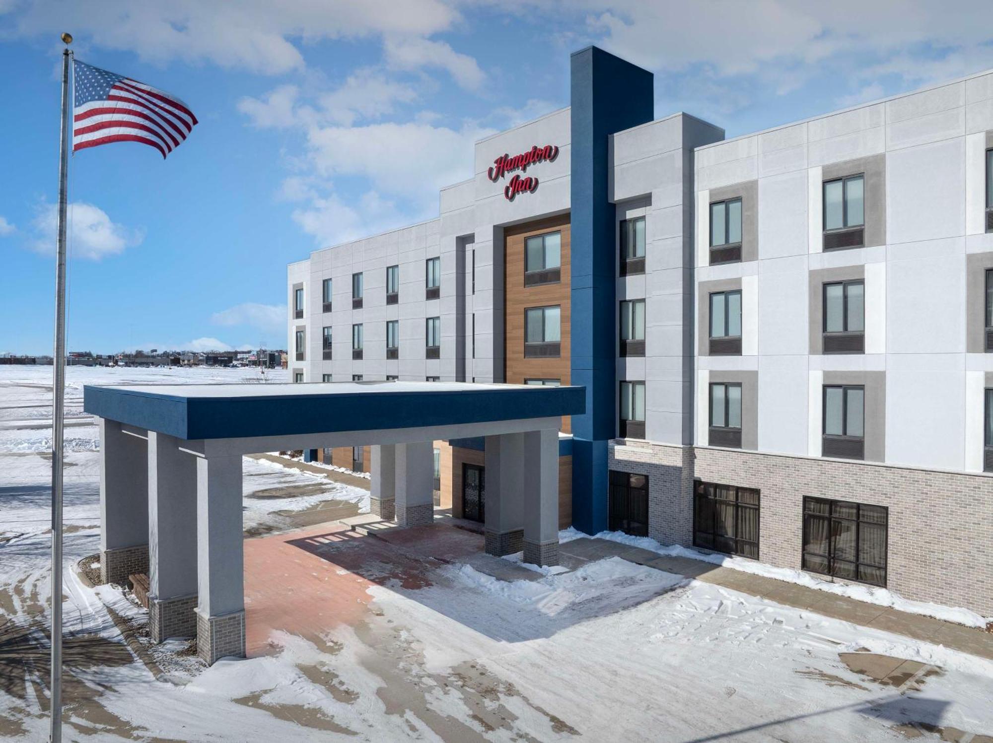 Hampton Inn Waterloo Exterior photo